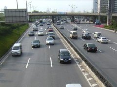 國(guó)家發(fā)改委：各地不得限購(gòu)新能源汽車